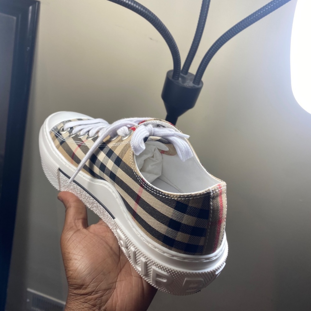 Shoes - Picture 2 of 3